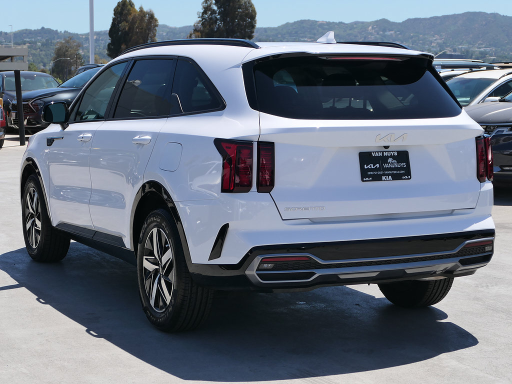 Used 2023 Kia Sorento S w/ Panoramic Sunroof Package FWD image 6