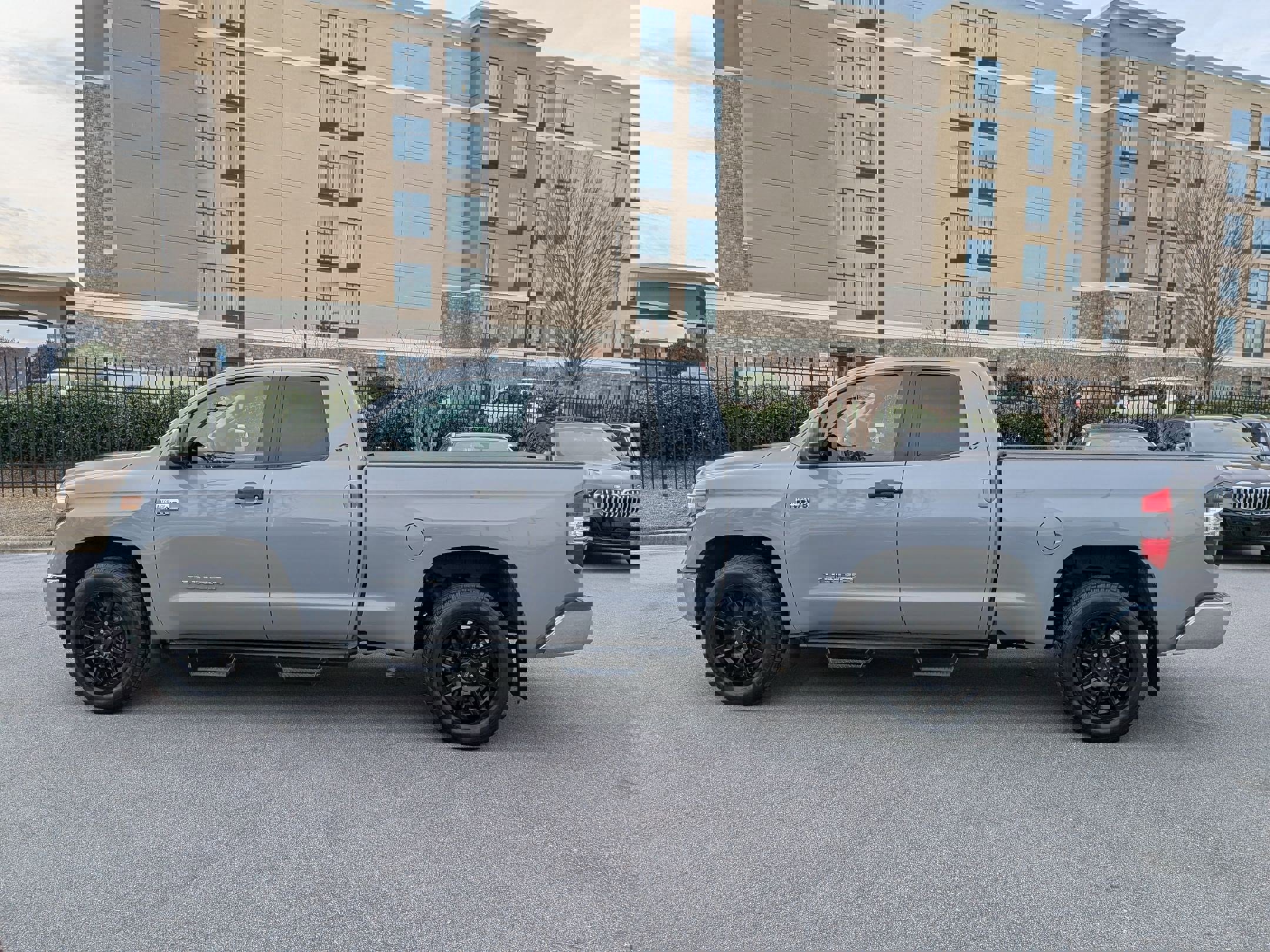 Used 2019 Toyota Tundra SR5 w/ SR5 Upgrade Package image 6