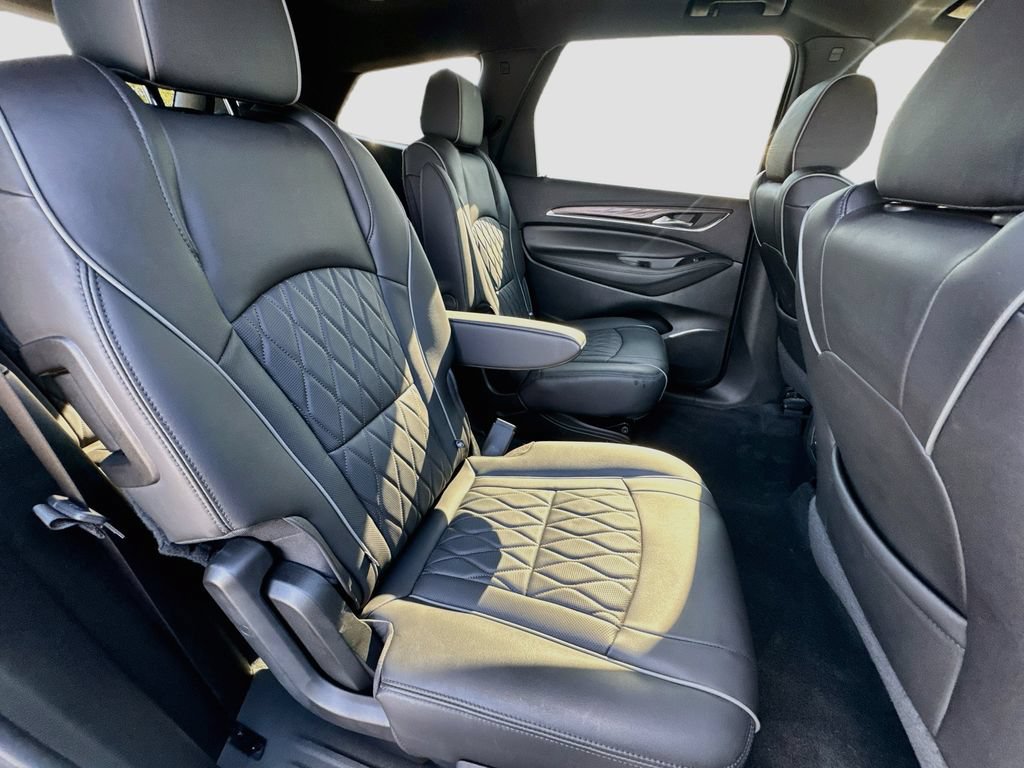 Used 2022 Buick Enclave Avenir w/ Avenir Technology Package FWD image 43