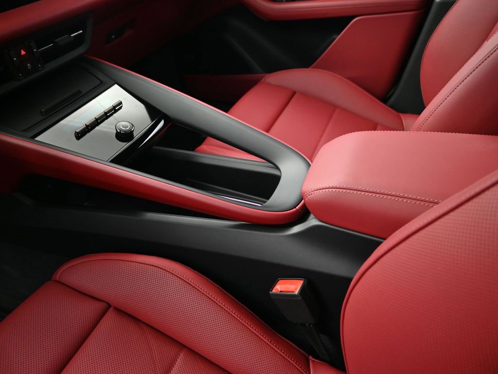 Used 2025 Porsche Macan Turbo Electric image 22