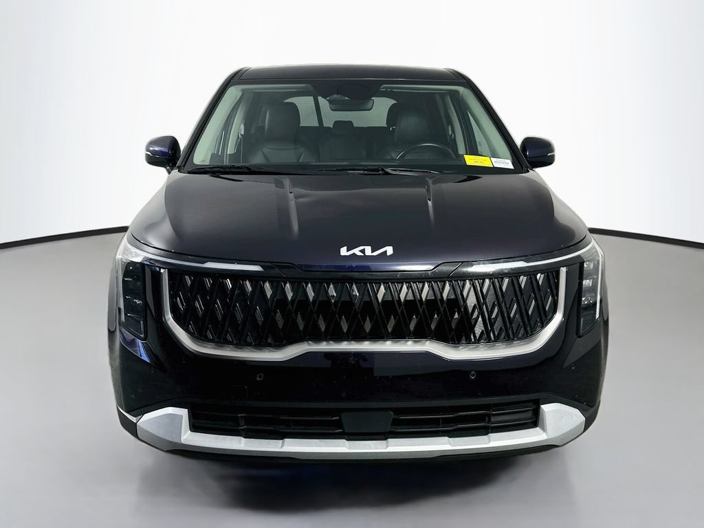 Used 2025 Kia Carnival FWD image 2