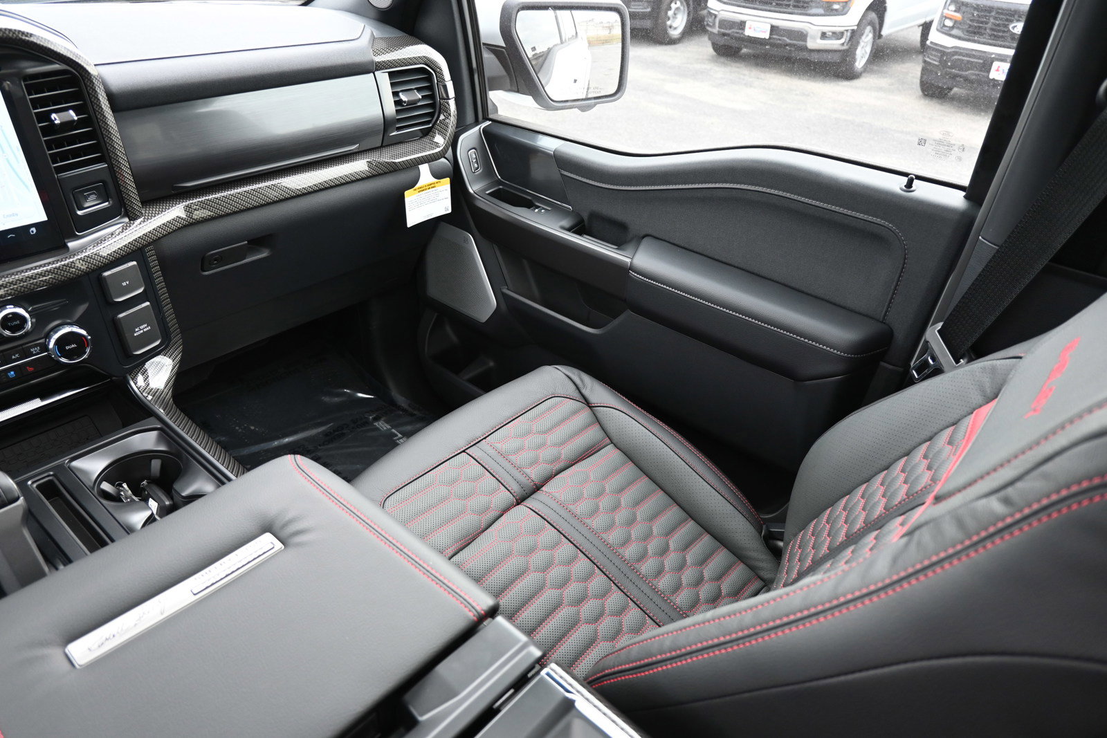 New 2025 Ford F150 Lariat w/ Equipment Group 502A High image 33