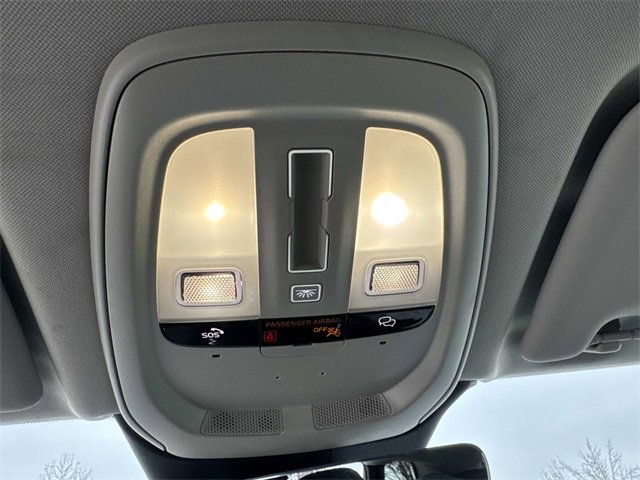 Used 2024 Volvo XC60 B5 Core image 18