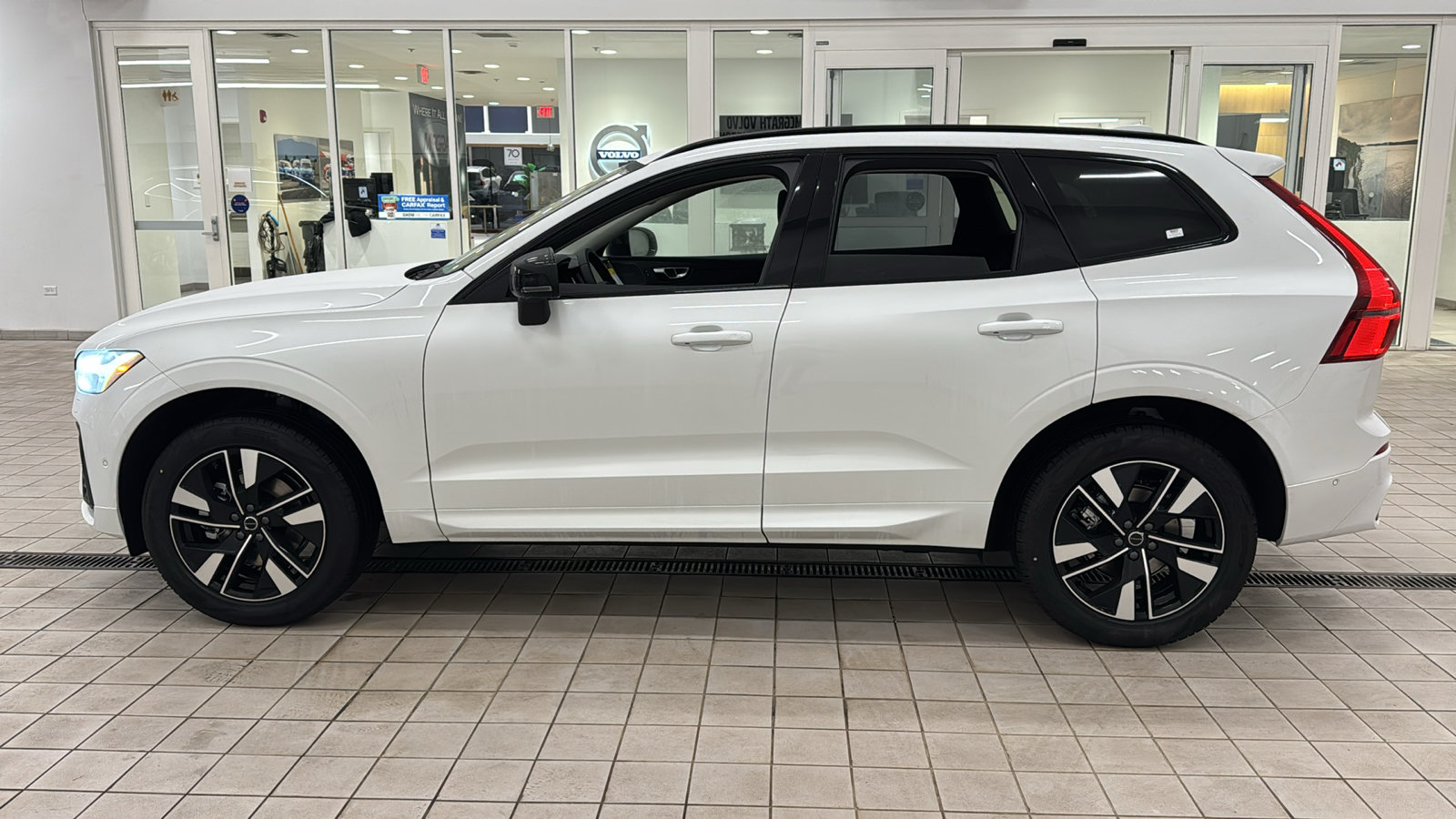 New 2026 Volvo XC60 B5 Plus w/ Climate Package AWD/4WD image 8
