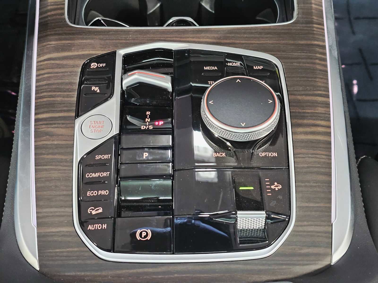 New 2026 BMW X7 xDrive40i w/ M Sport Package image 16