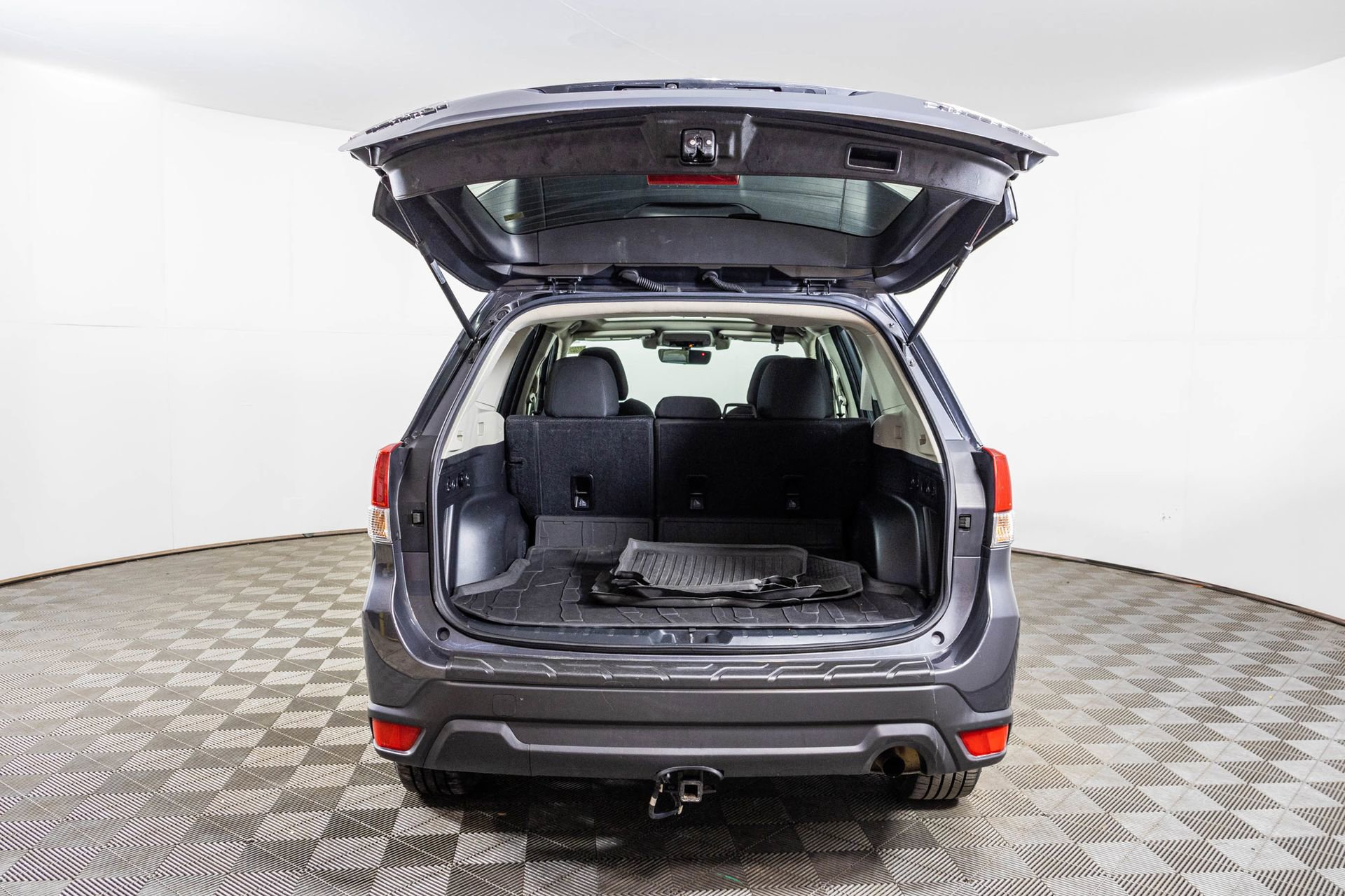 Used 2020 Subaru Forester Premium image 39