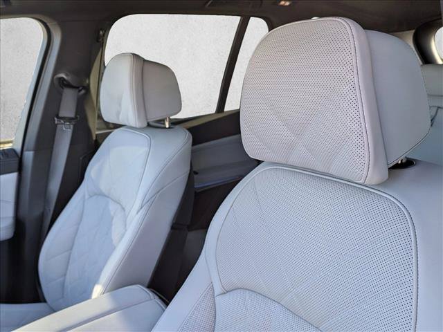 Used 2025 BMW X5 xDrive50e w/ Climate Comfort Package AWD/4WD image 14
