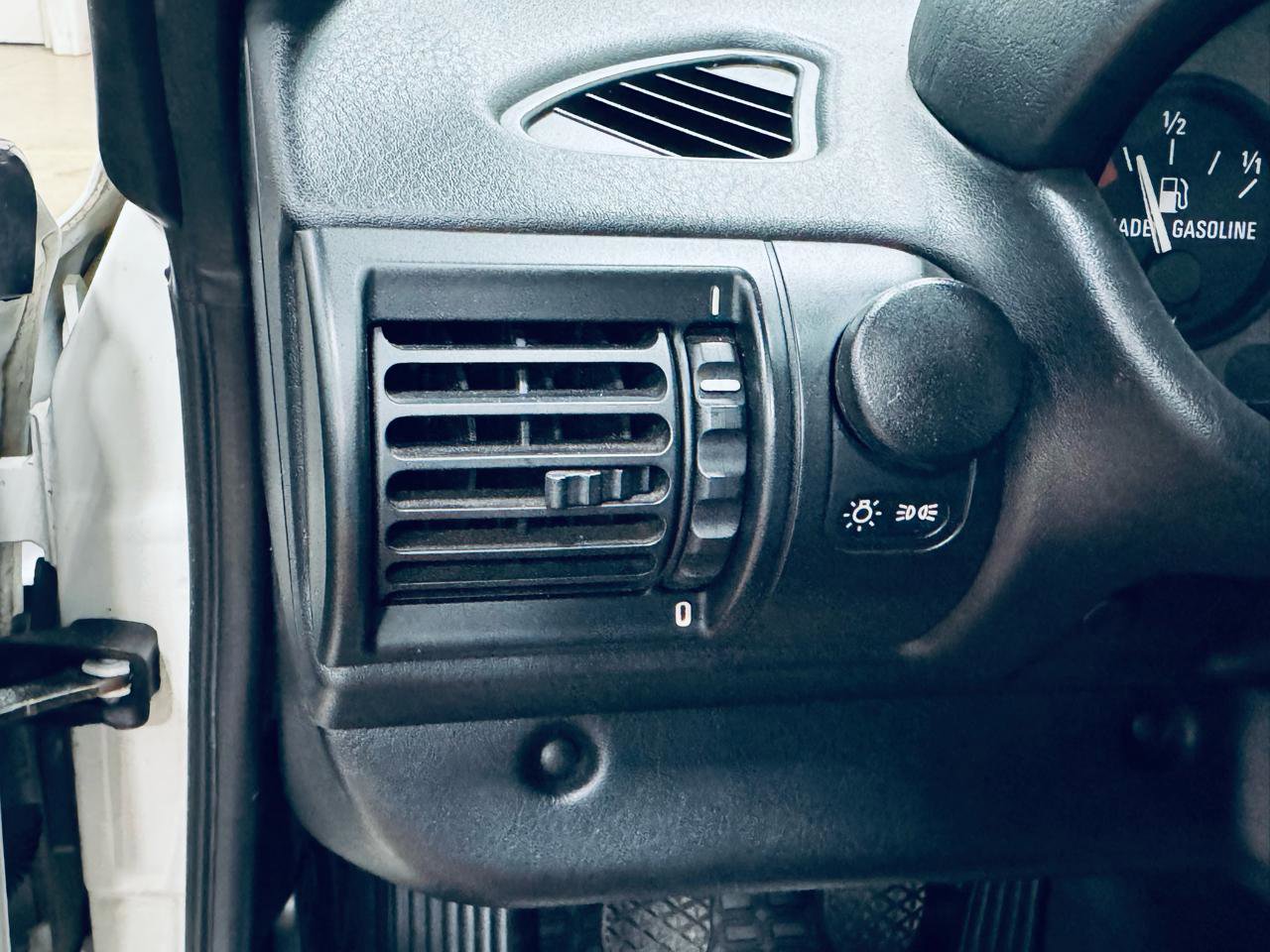 Used 1998 BMW Z3 2.8 RWD image 38