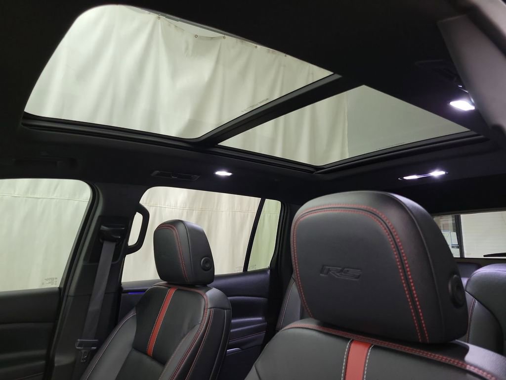 Certified 2024 Chevrolet Traverse RS image 9