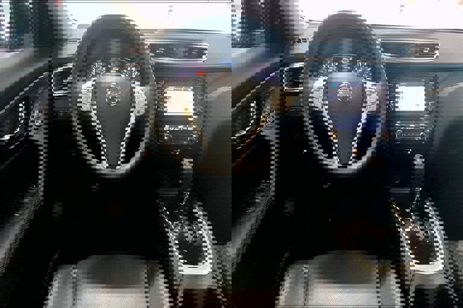 Used 2016 Nissan Rogue SL w/ SL Premium Package image 13