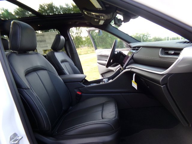 Used 2024 Jeep Grand Cherokee Limited 4xe image 30