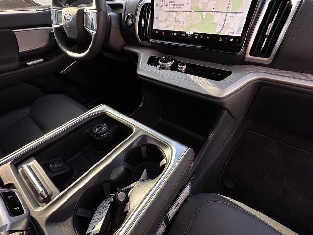 New 2025 Ford Expedition Active image 14