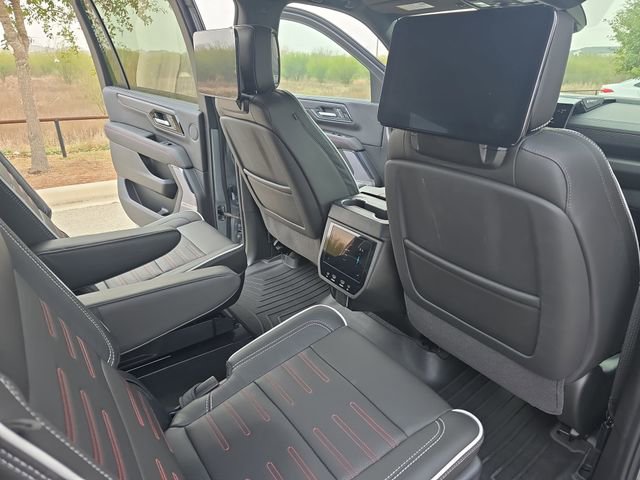 Used 2025 GMC Yukon XL AT4 Ultimate image 11