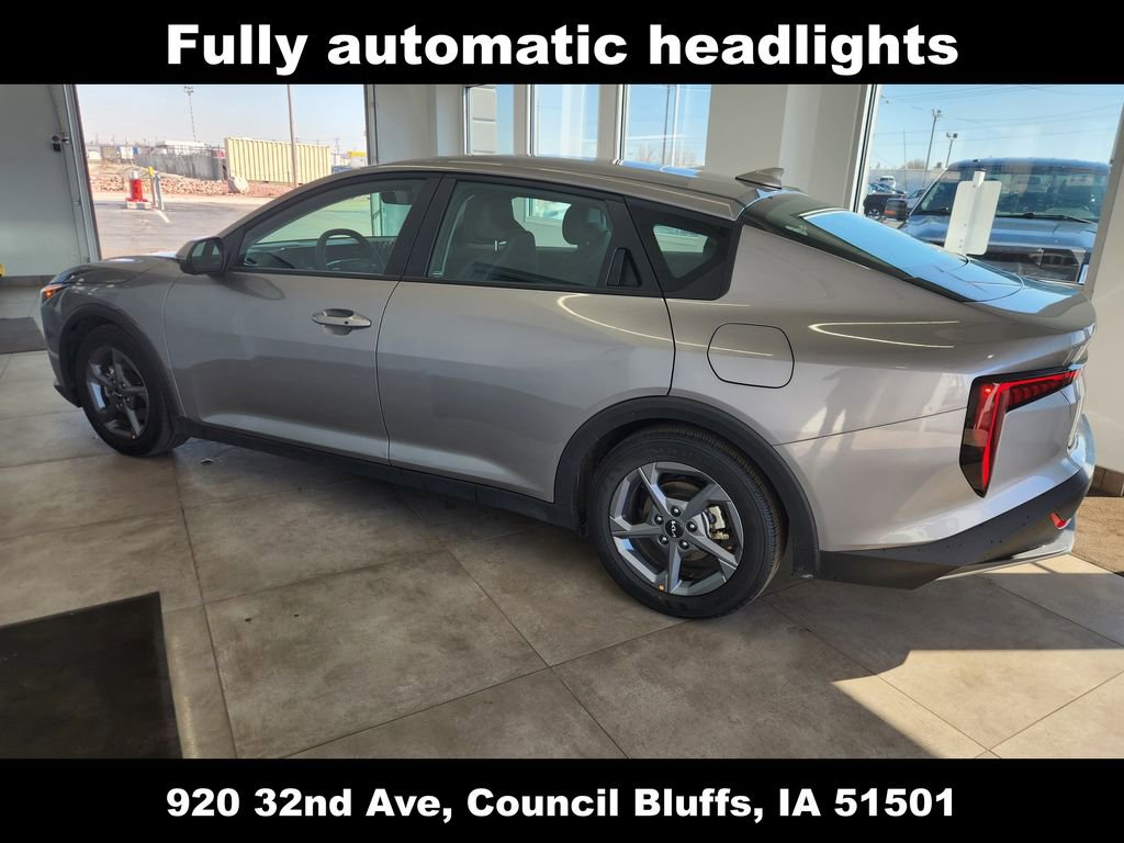 Used 2025 Kia K4 LXS FWD image 6