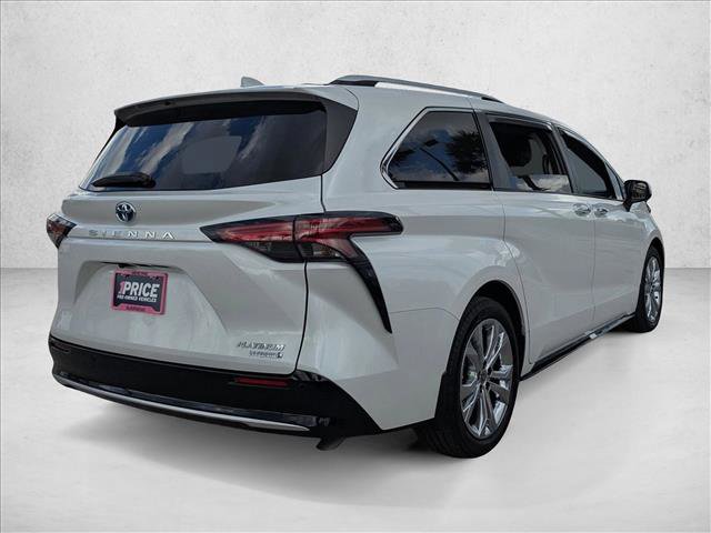 Certified 2023 Toyota Sienna Platinum image 5