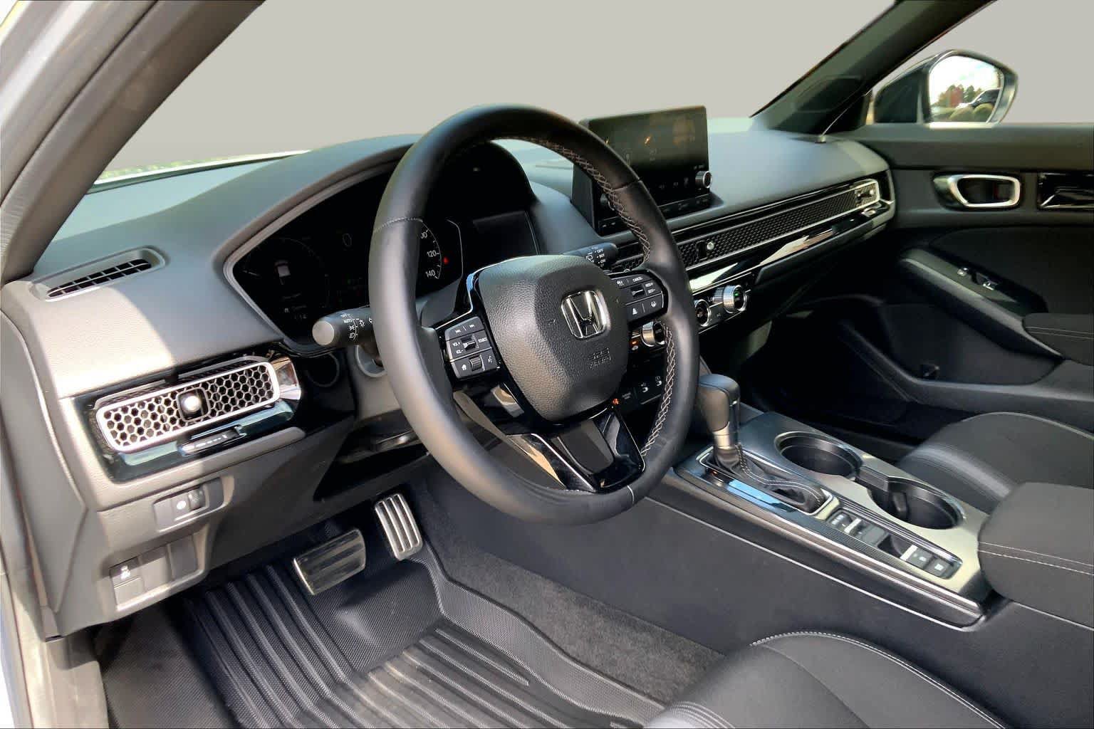 Used 2025 Honda Civic Sport image 17