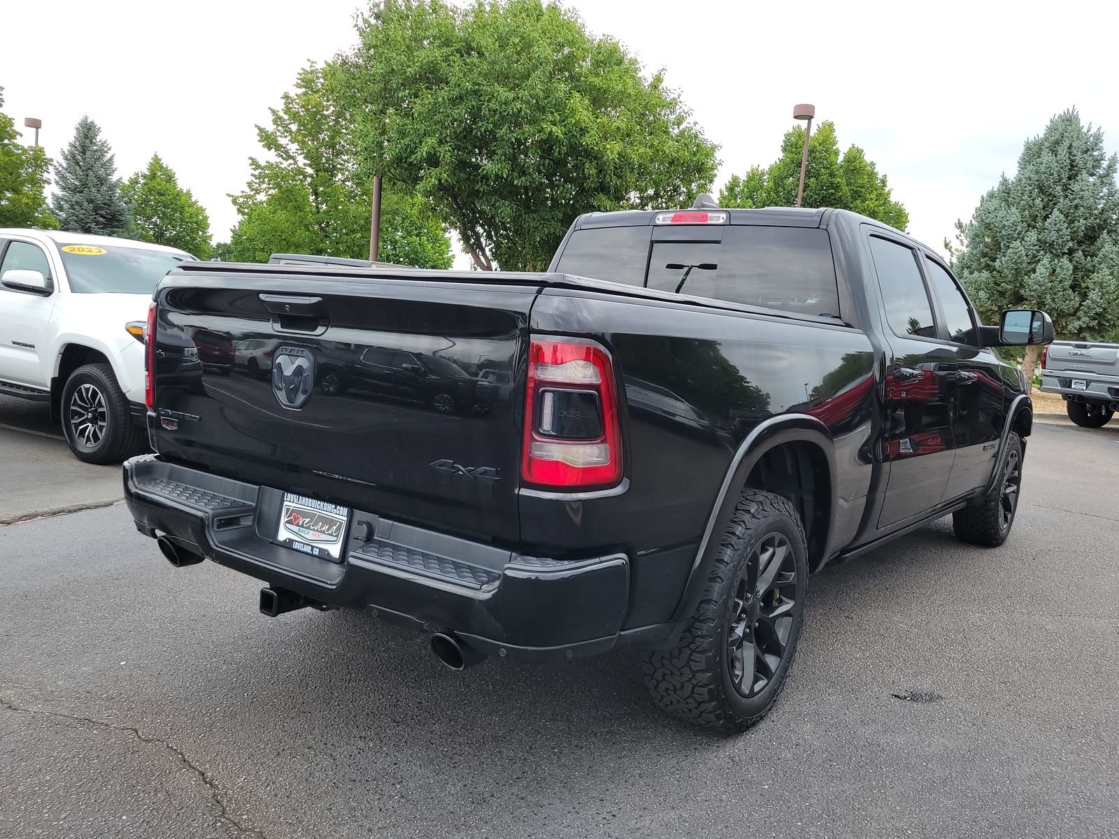 Used 2020 RAM 1500 Limited w/ Black Appearance Package AWD/4WD image 3