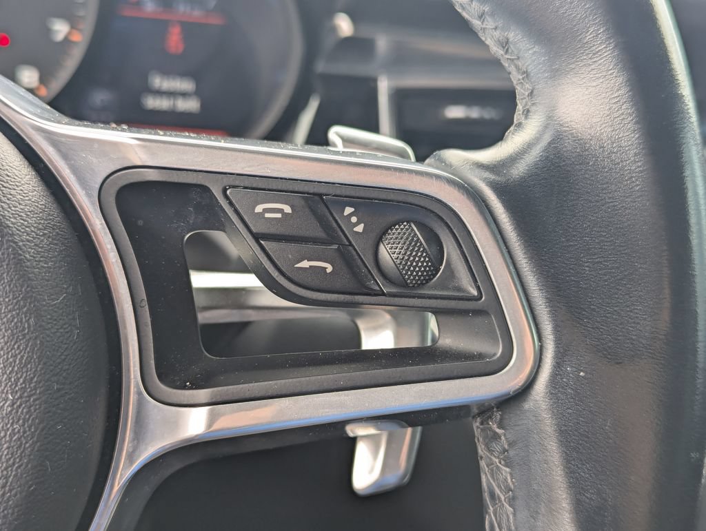 Used 2018 Porsche Macan AWD/4WD image 17