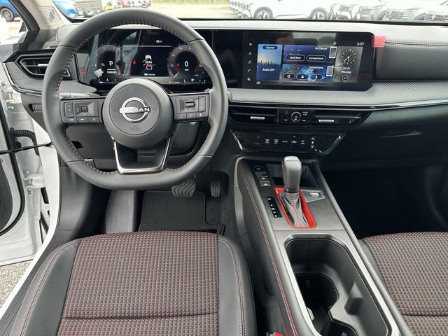 New 2025 Nissan Kicks SR FWD image 17