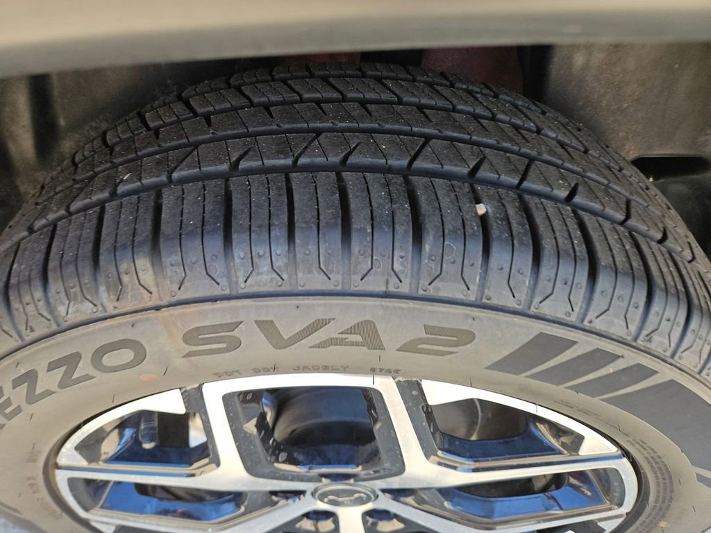 Used 2025 Jeep Compass Limited image 26