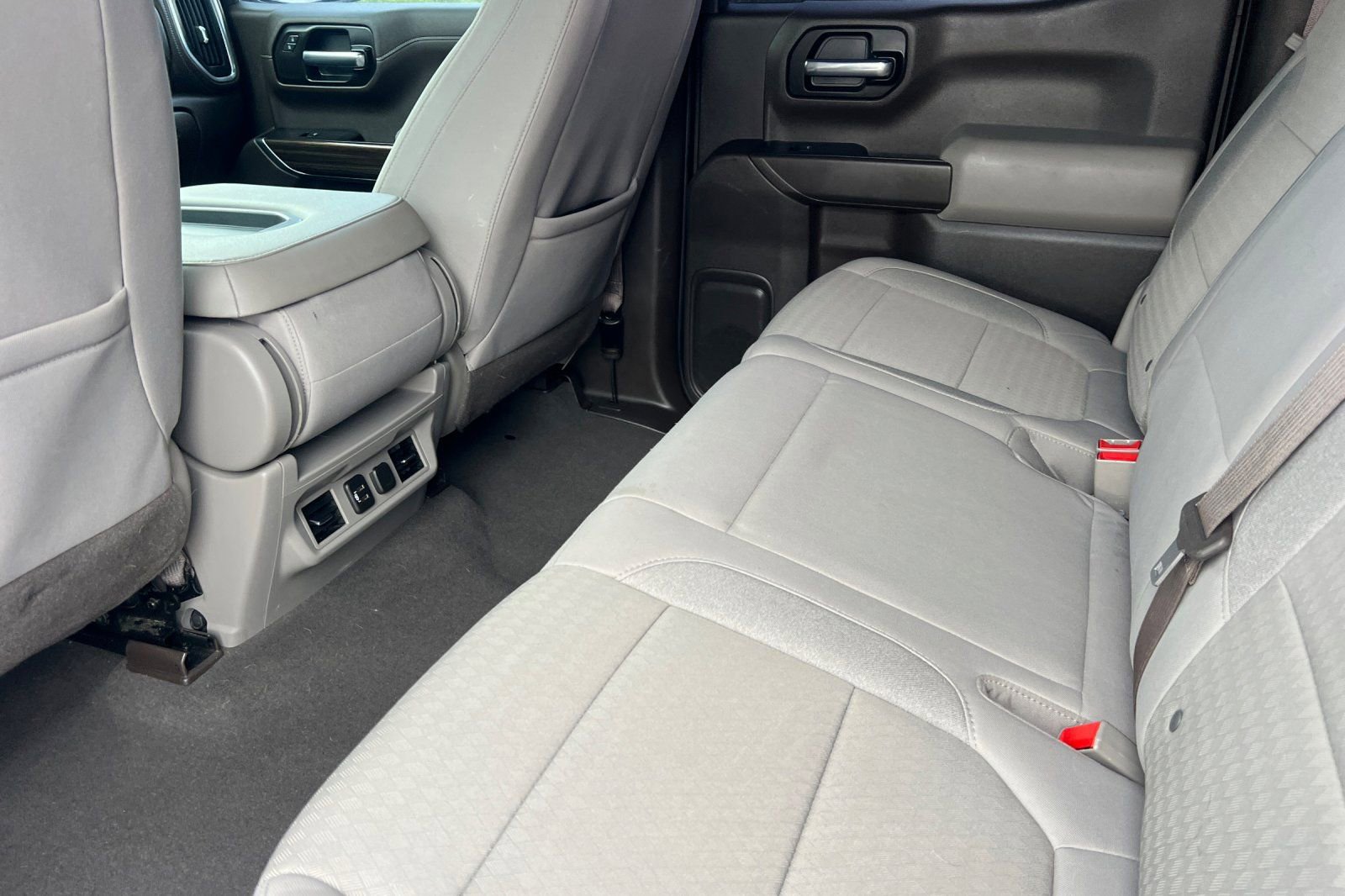 Used 2021 Chevrolet Silverado 1500 LT AWD/4WD image 12