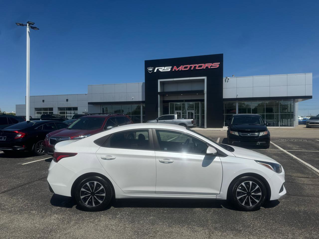 Used 2021 Hyundai Accent SE image 3
