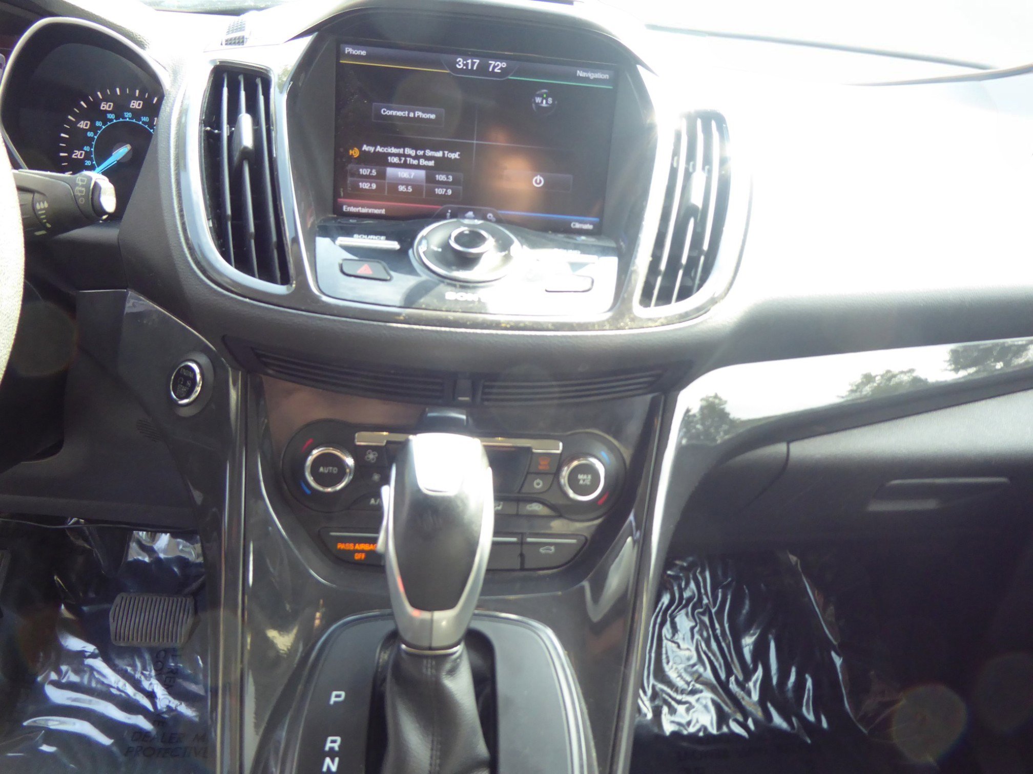Used 2015 Ford Escape Titanium FWD image 12