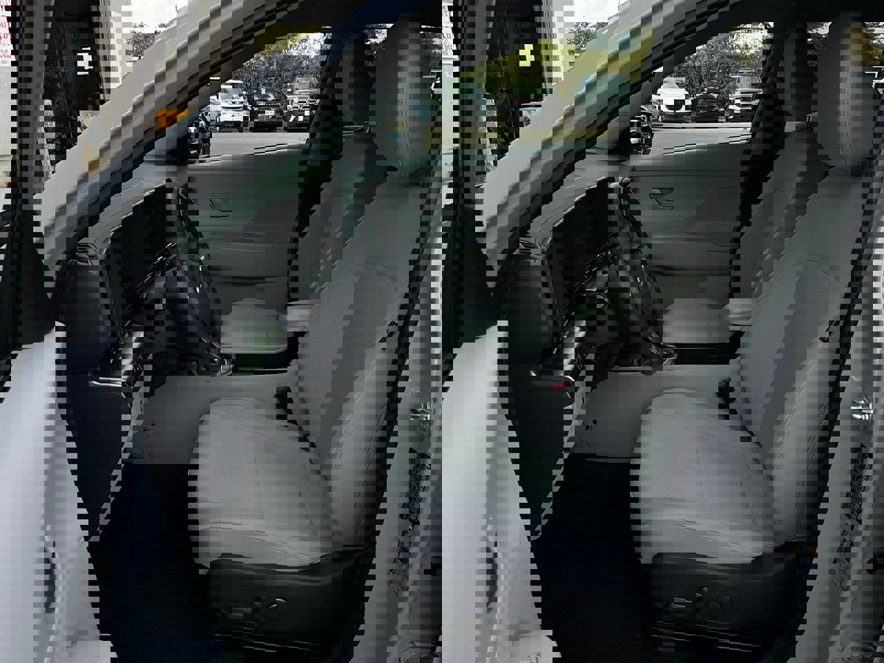 Used 2025 Hyundai Kona SEL image 10