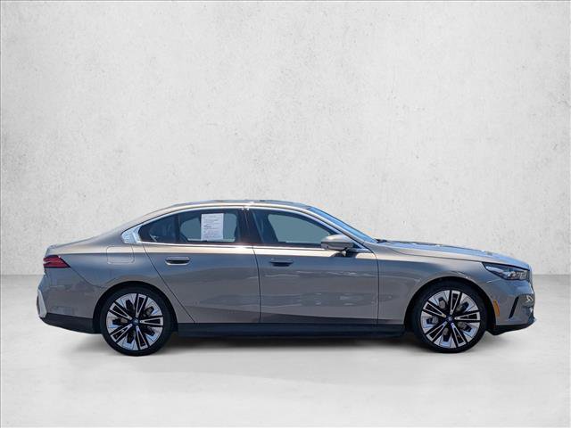 Used 2024 BMW i5 eDrive40i w/ Premium Package RWD image 4