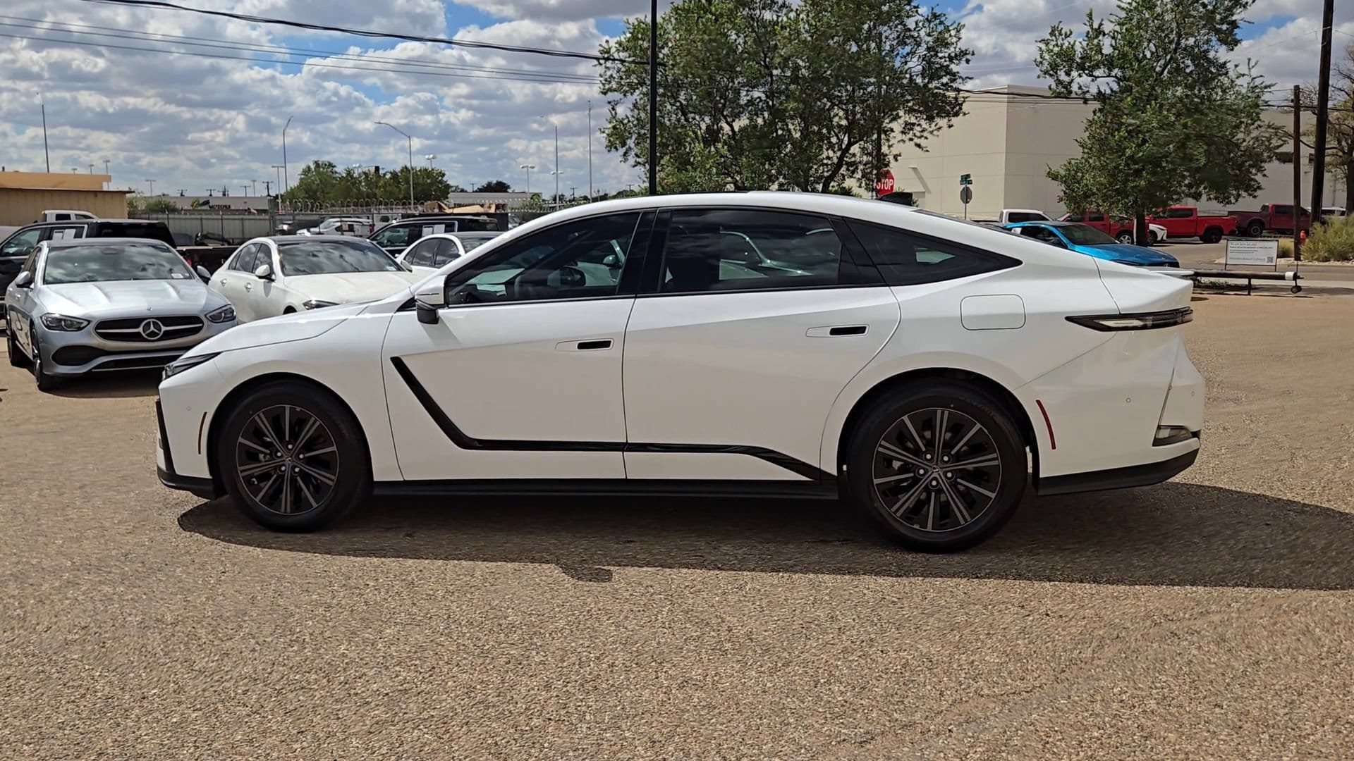 New 2026 Lexus ES 350h w/ Cold Area Package FWD image 6