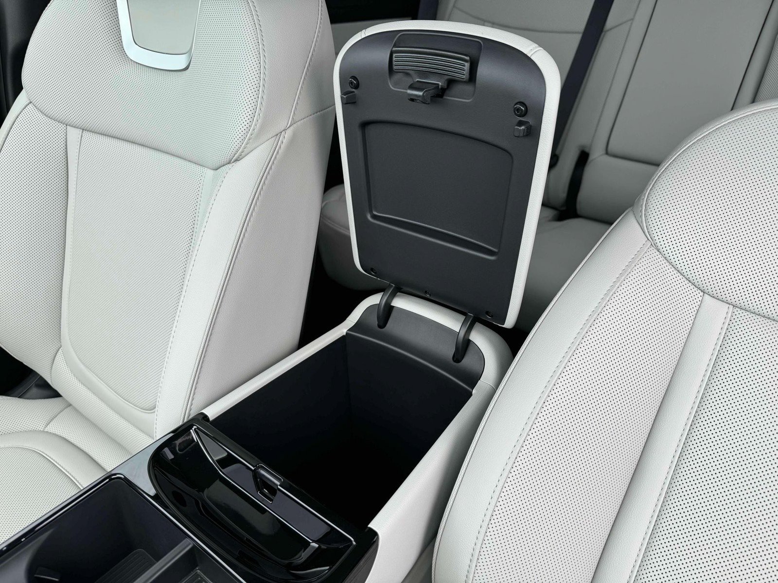 New 2026 Hyundai Tucson Limited AWD/4WD image 18