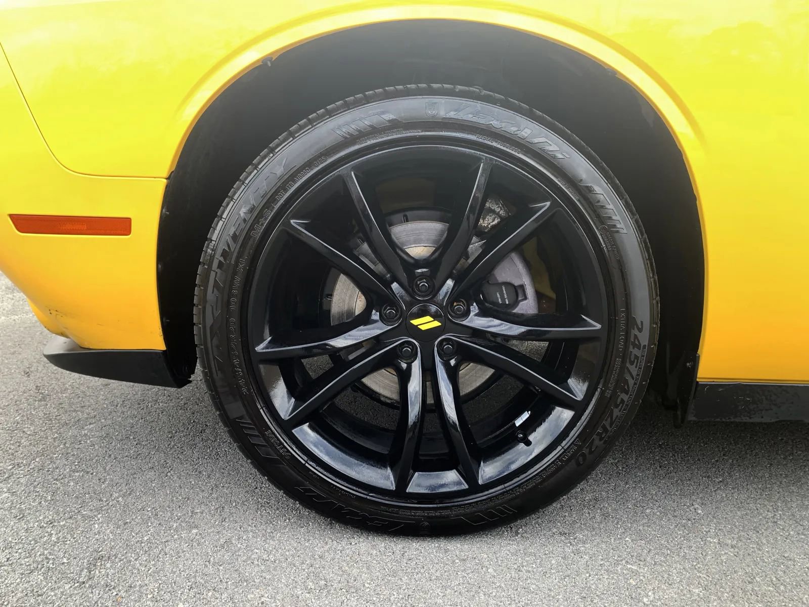 Used 2018 Dodge Challenger SXT w/ Blacktop Package image 10