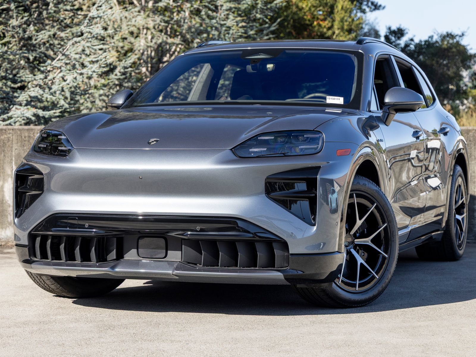 New 2026 Porsche Cayenne Turbo AWD/4WD image 1