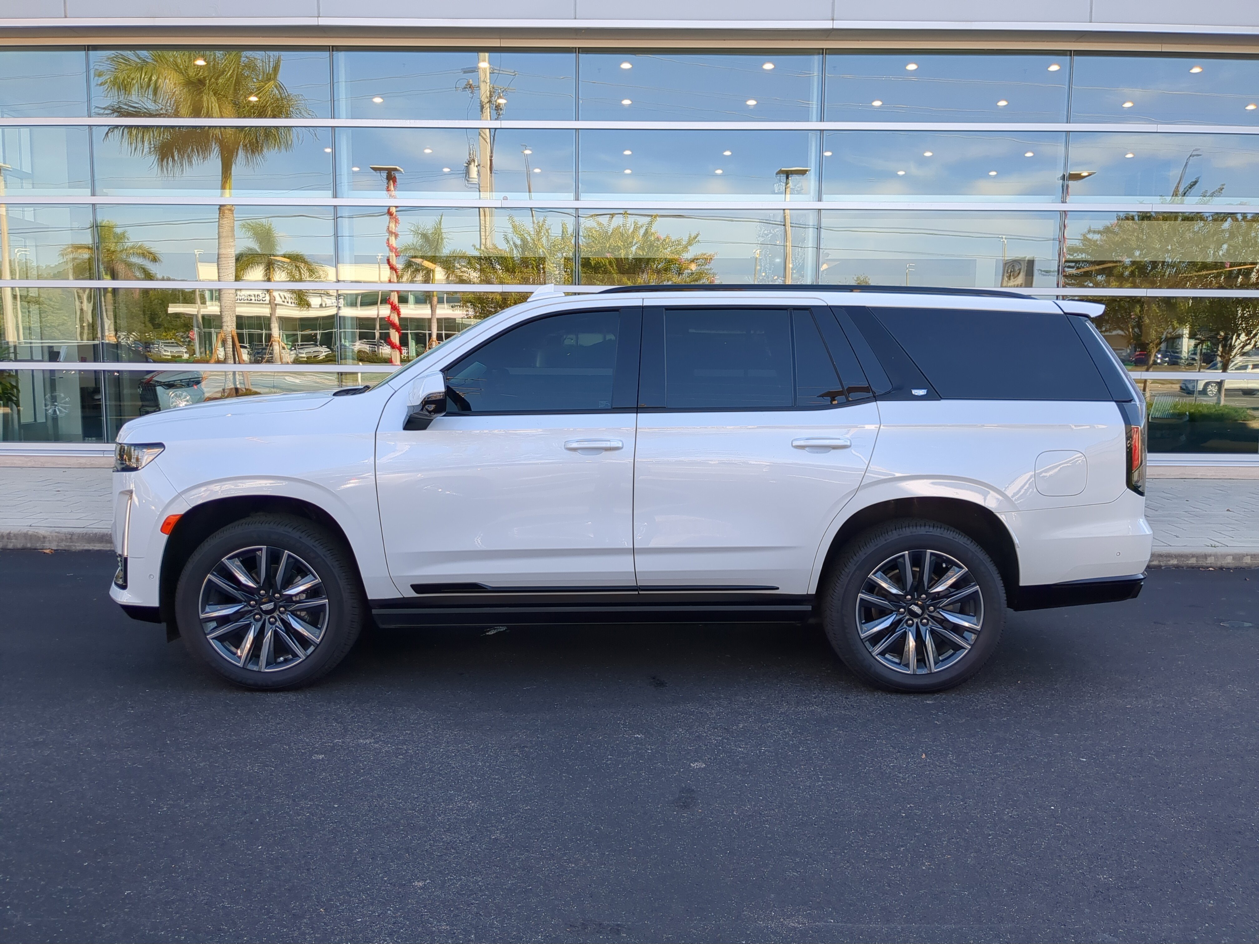 Used 2022 Cadillac Escalade Sport Platinum image 7