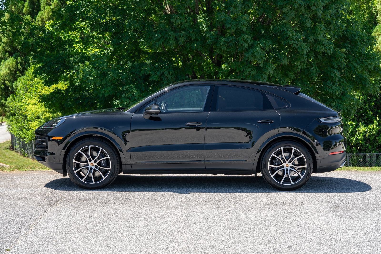 New 2026 Porsche Cayenne GTS AWD/4WD image 3