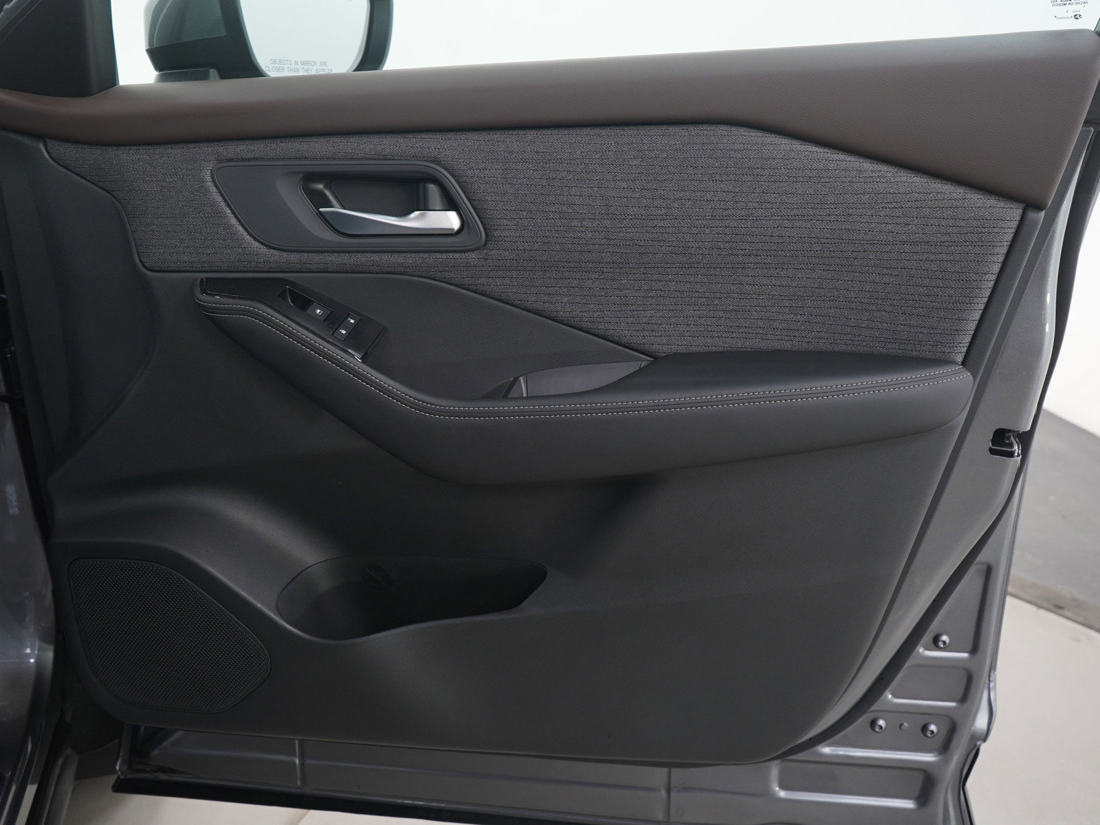 Used 2022 Nissan Rogue SV image 11