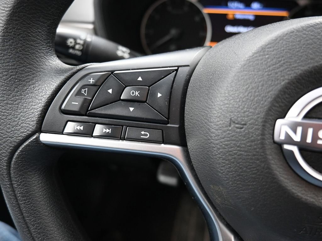 Used 2025 Nissan Altima 2.5 SV image 18