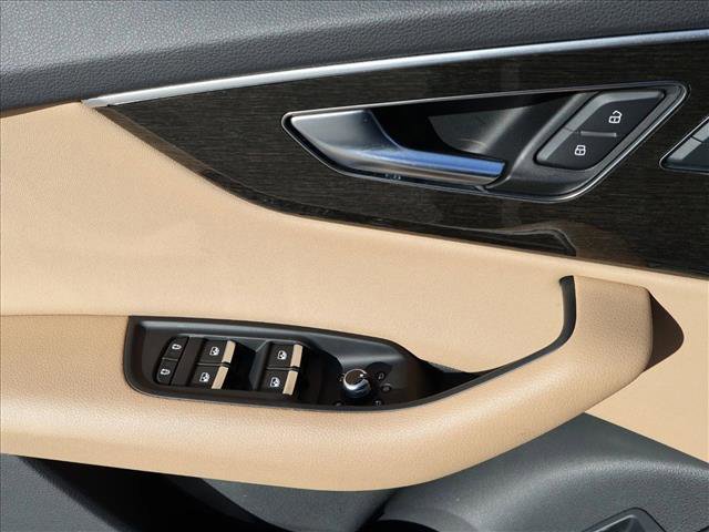 Used 2023 Audi Q7 3.0T Premium image 11