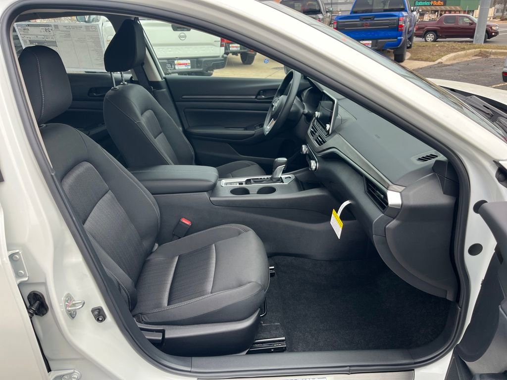 New 2026 Nissan Altima 2.5 SV image 15