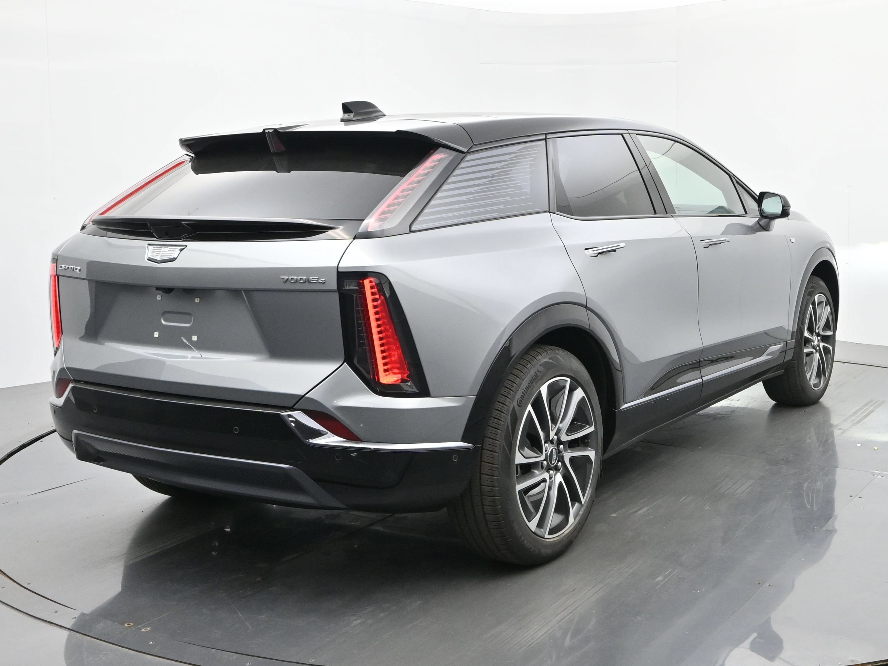 New 2026 Cadillac Optiq Sport 2 w/ LPO, Floor Liner Package AWD/4WD image 5