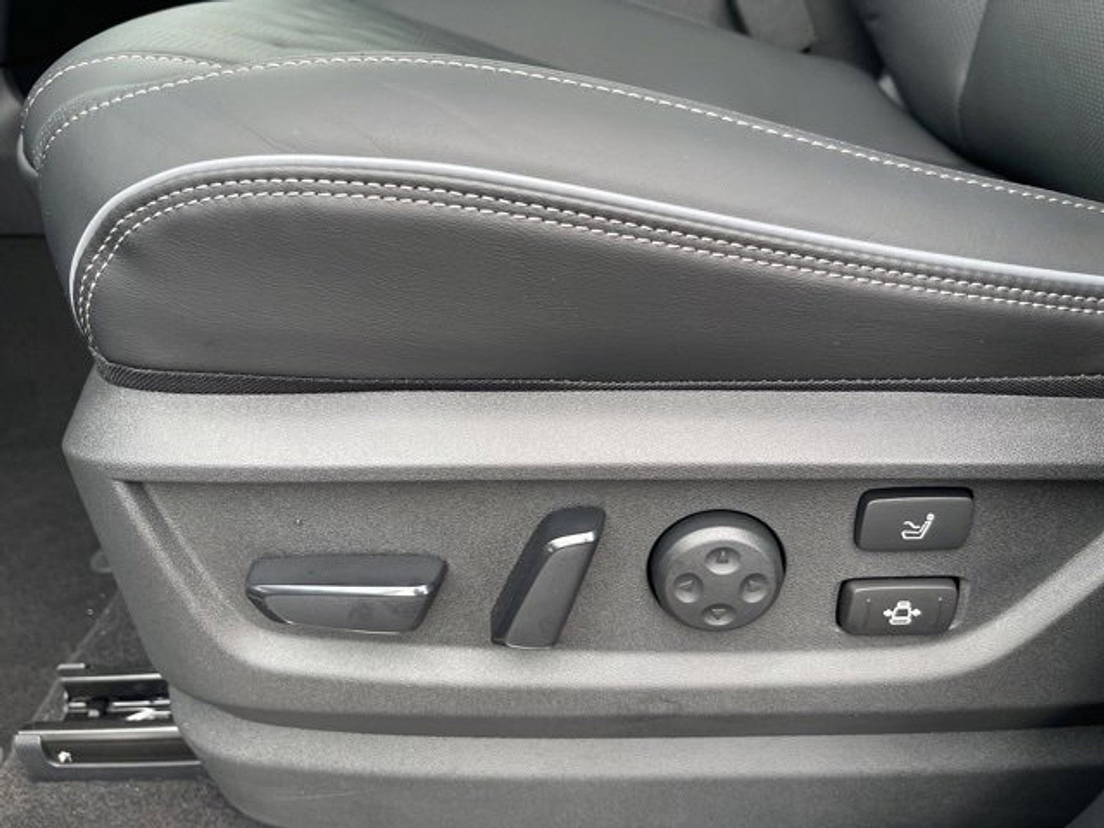 New 2025 INFINITI QX80 Autograph image 30