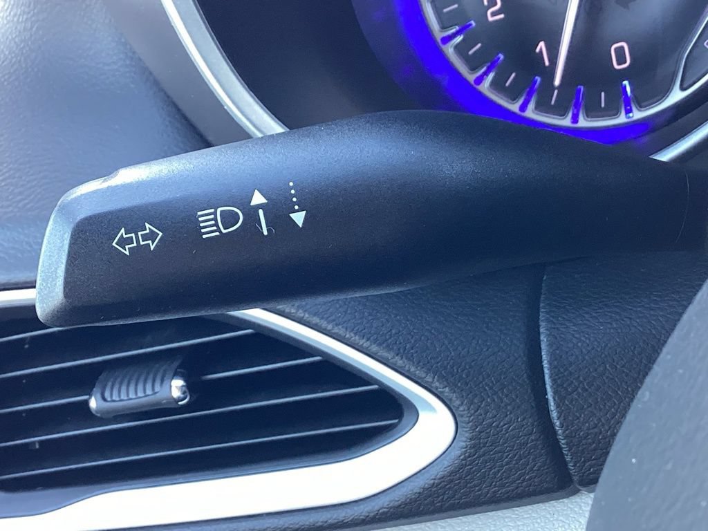 Used 2024 Chrysler Pacifica Touring-L FWD image 28