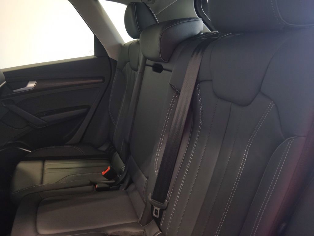 Used 2024 Audi Q5 2.0T Premium w/ Convenience Package image 38