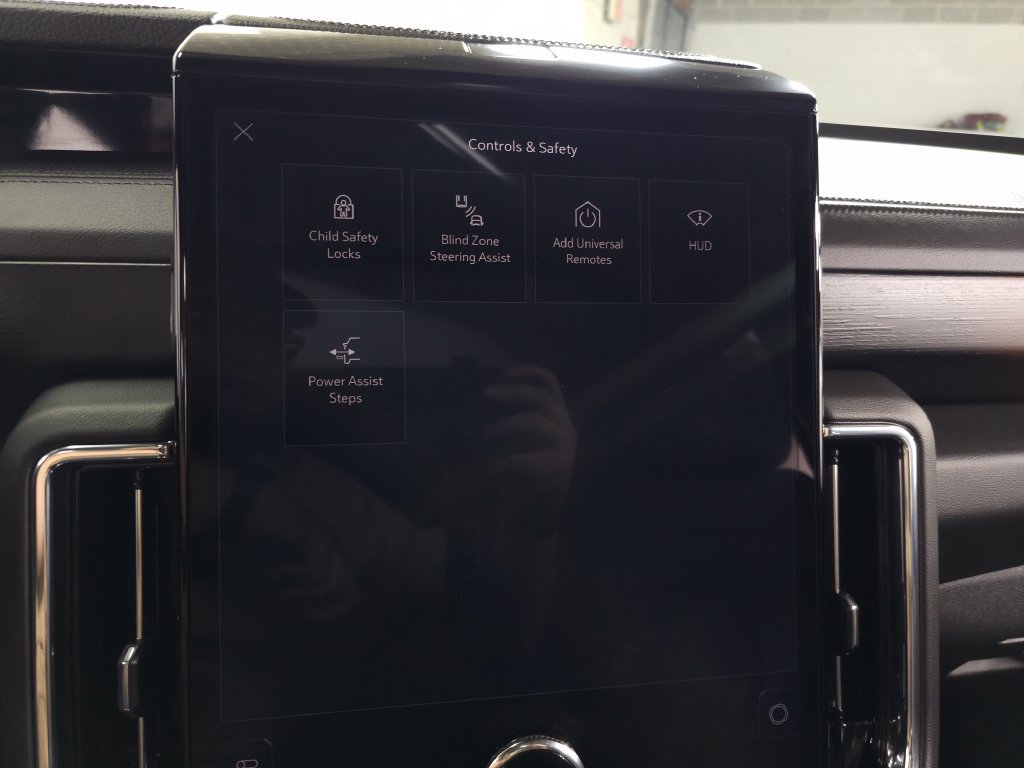 Used 2026 GMC Yukon Denali w/ Denali Reserve Package AWD/4WD image 30