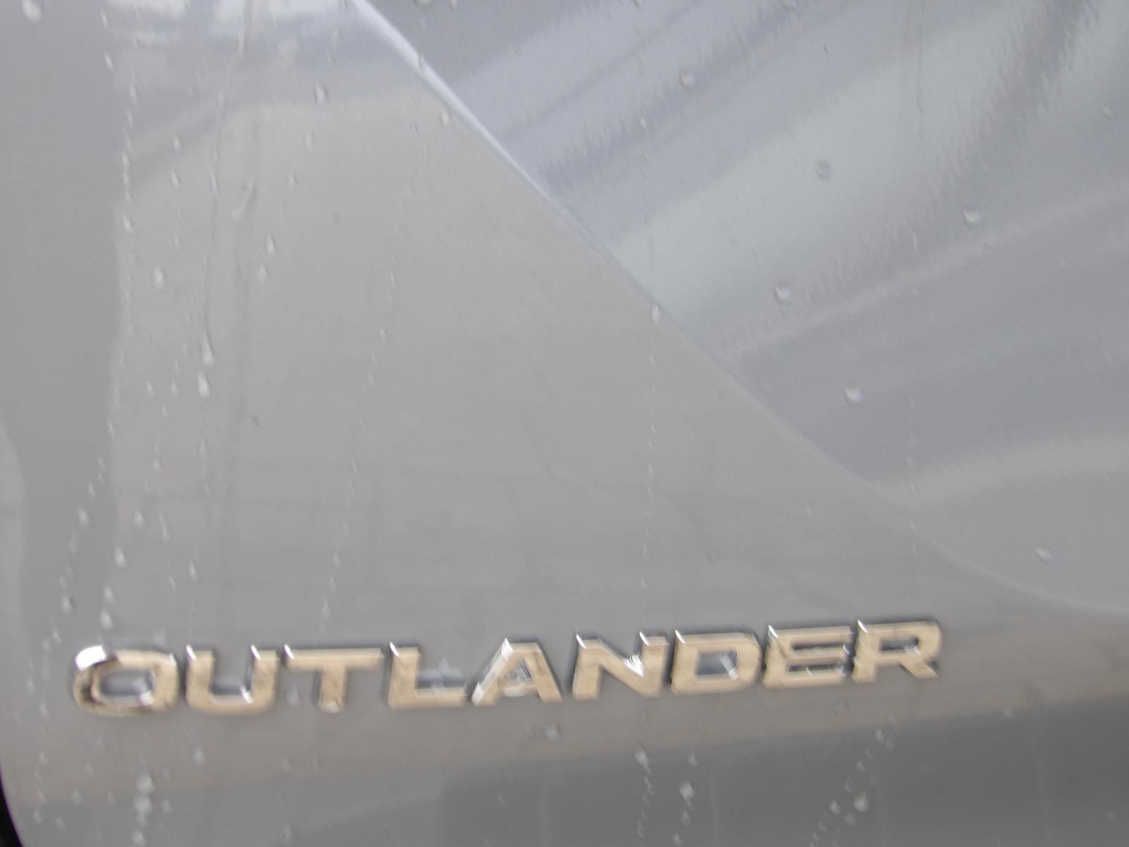 New 2026 Mitsubishi Outlander SE AWD/4WD image 8