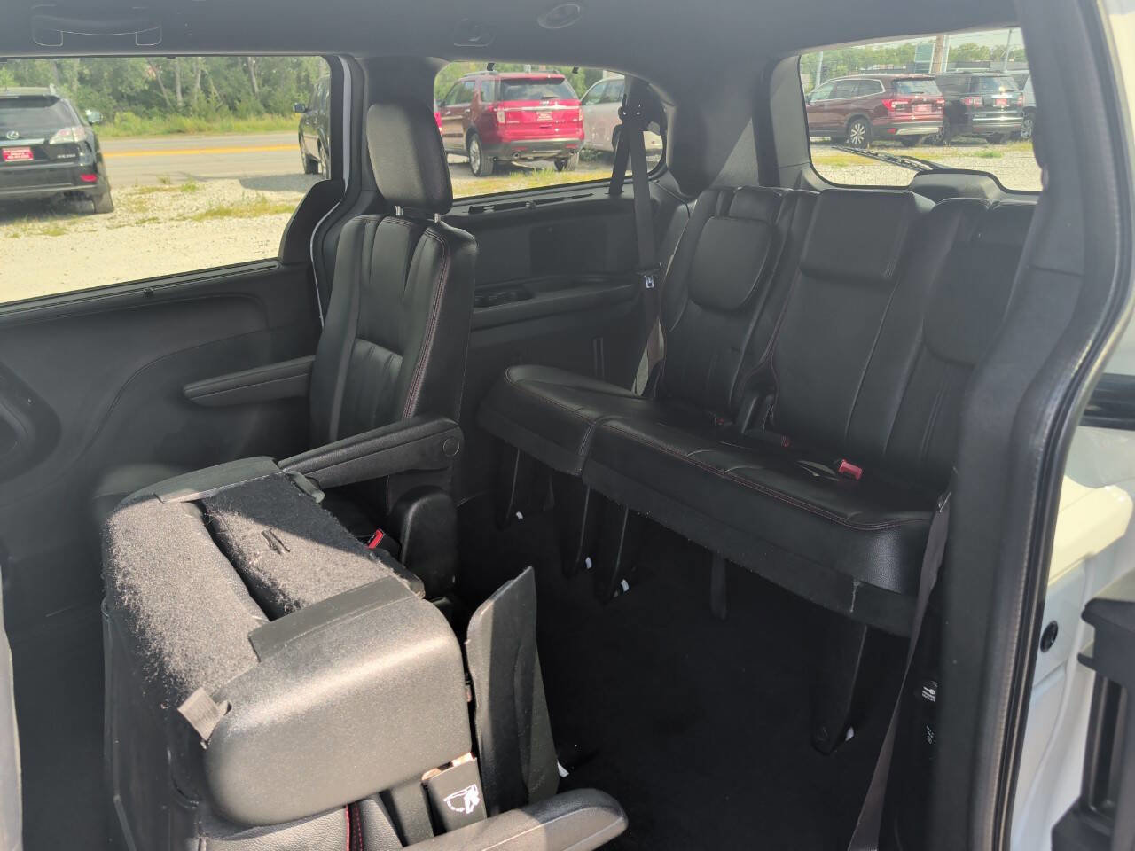Used 2017 Dodge Grand Caravan GT image 18