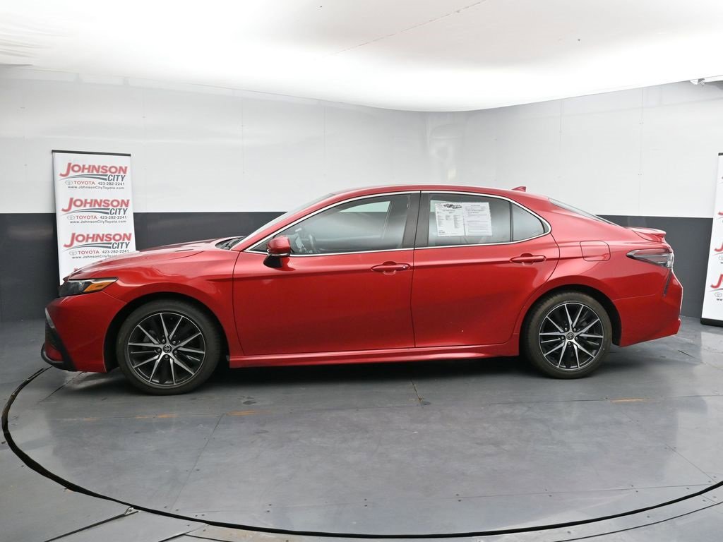 Used 2022 Toyota Camry SE image 5