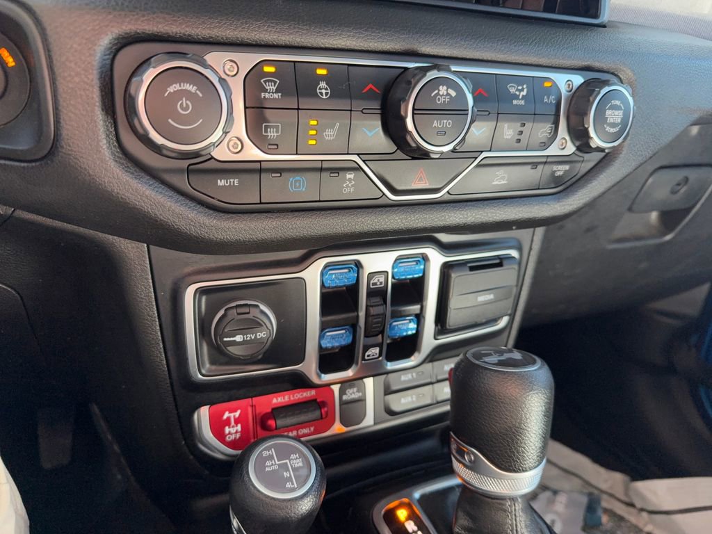 Used 2024 Jeep Wrangler Unlimited image 15