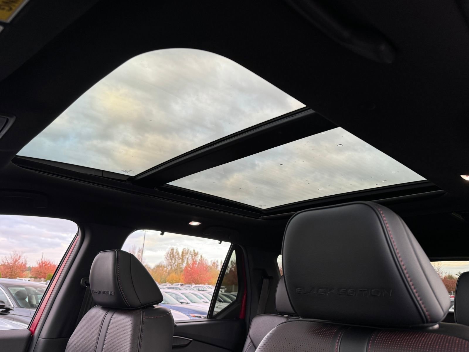 Certified 2025 Honda Pilot Black Edition image 24