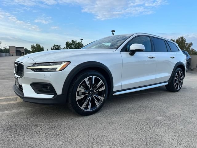 Certified 2024 Volvo V60 B5 Cross Country Ultimate AWD/4WD image 4